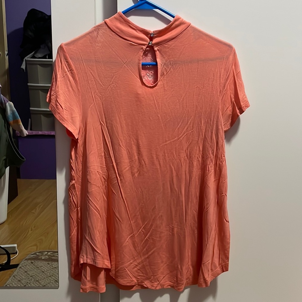 Medium smooth material Candie’s shirt/blouse.